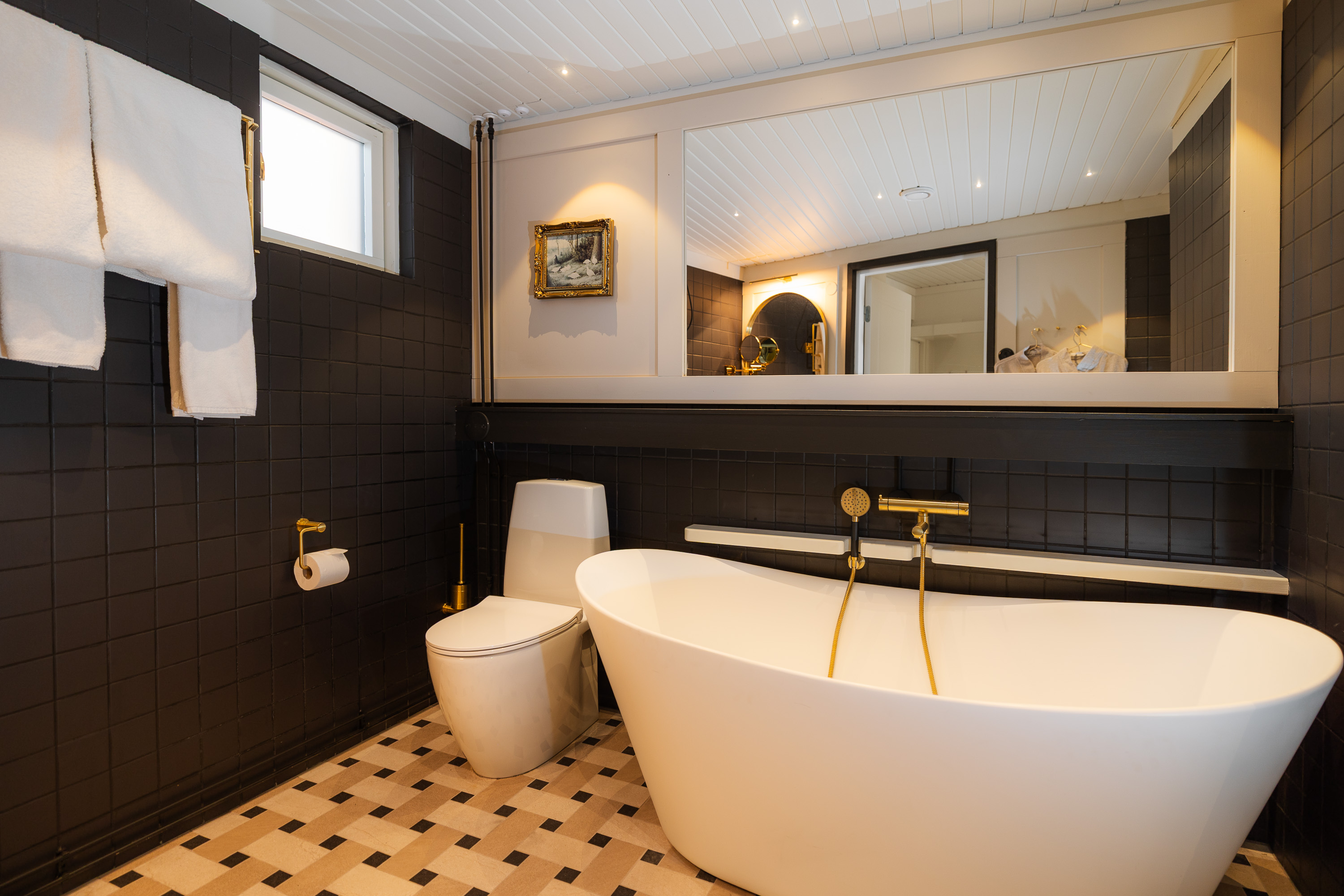 Aino Deluxe Riverview Badewanne