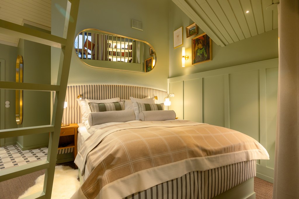 Aino Deluxe Skyview Bett