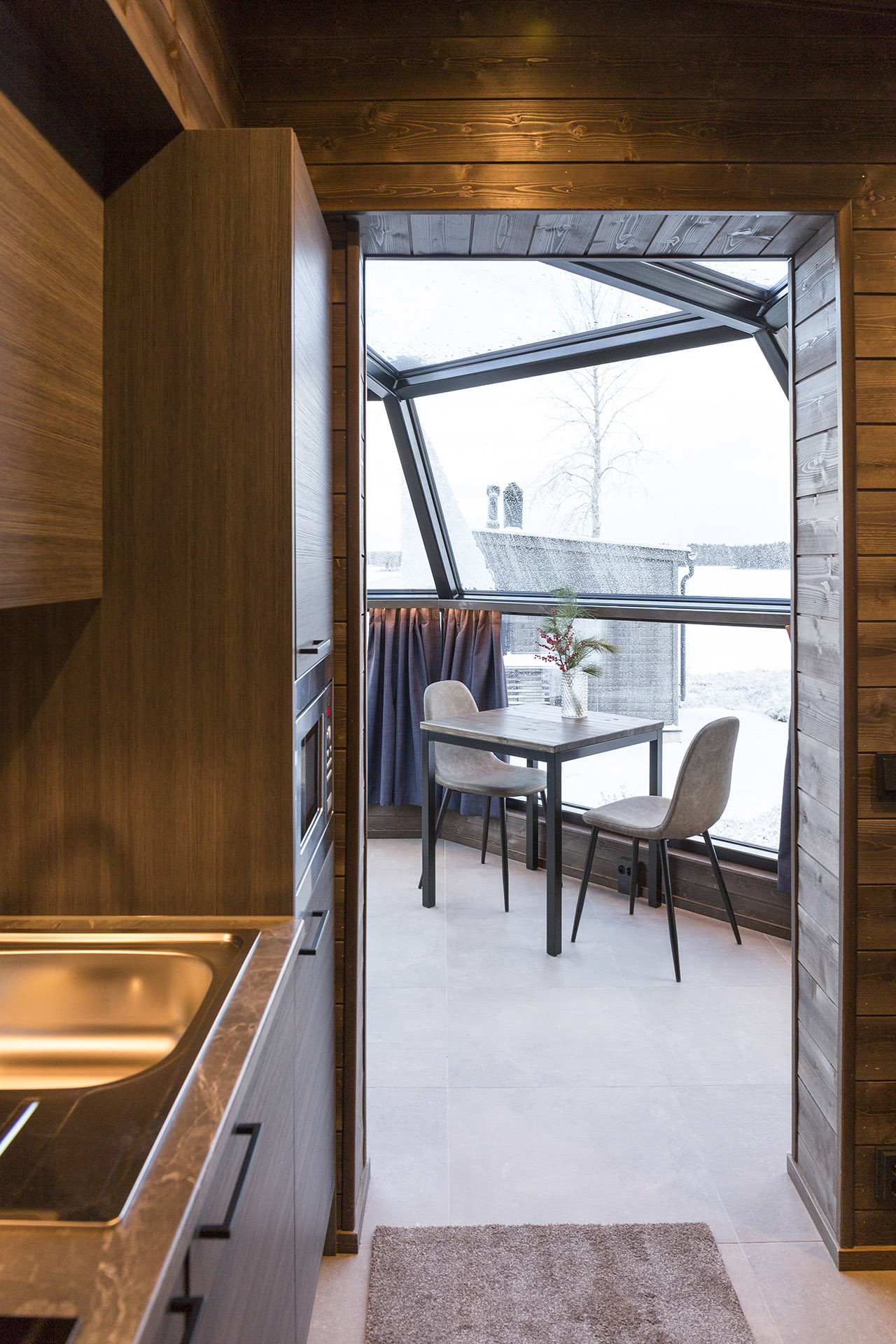 Arctic Igloo Küche und Esstisch