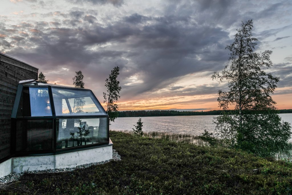 Arctic Igloo Lakeside Somme 