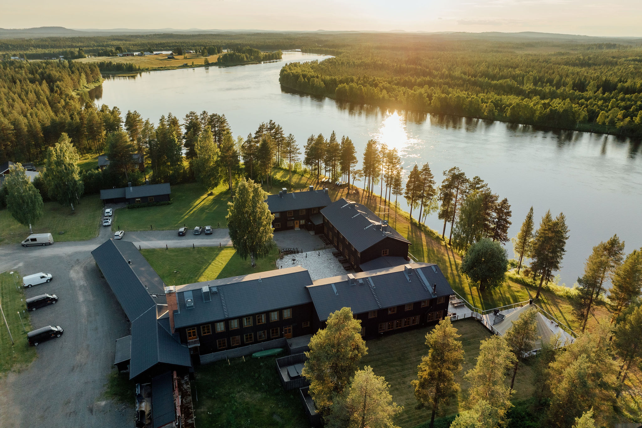 Aurora River Lodge Explore the North