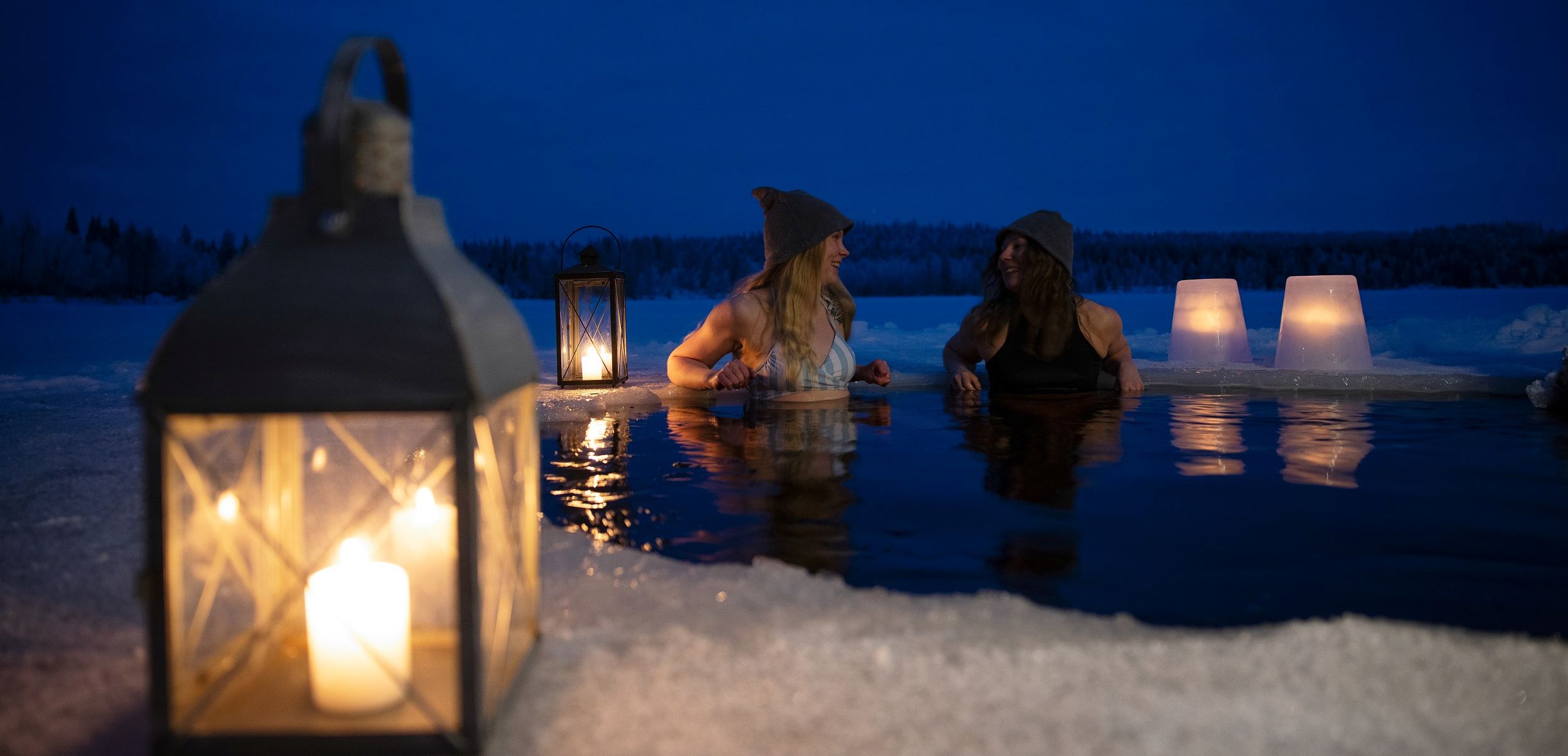 Eisbaden/Eisbaden bei Saunatour - Naturpool HarriTarvainen