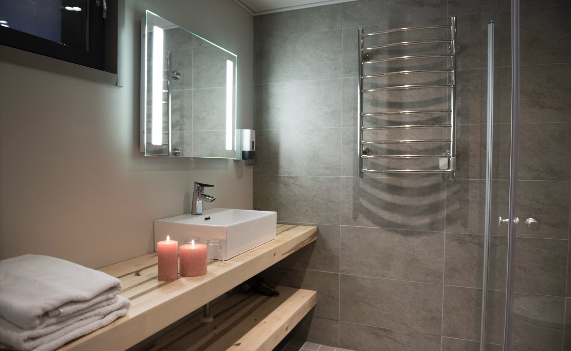 Holiday Village Valle Hotelzimmer Badezimmer