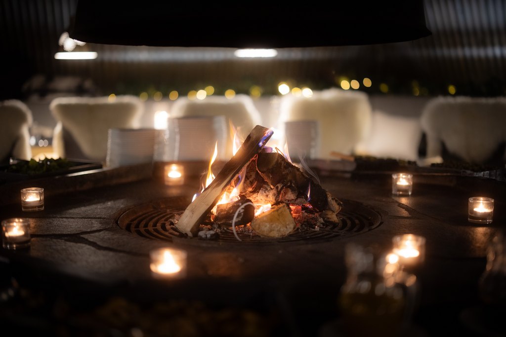 Aino Restaurant offenes Feuer