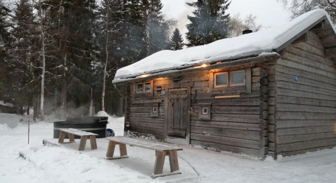 Sauna im Winter Kukkolaforsen