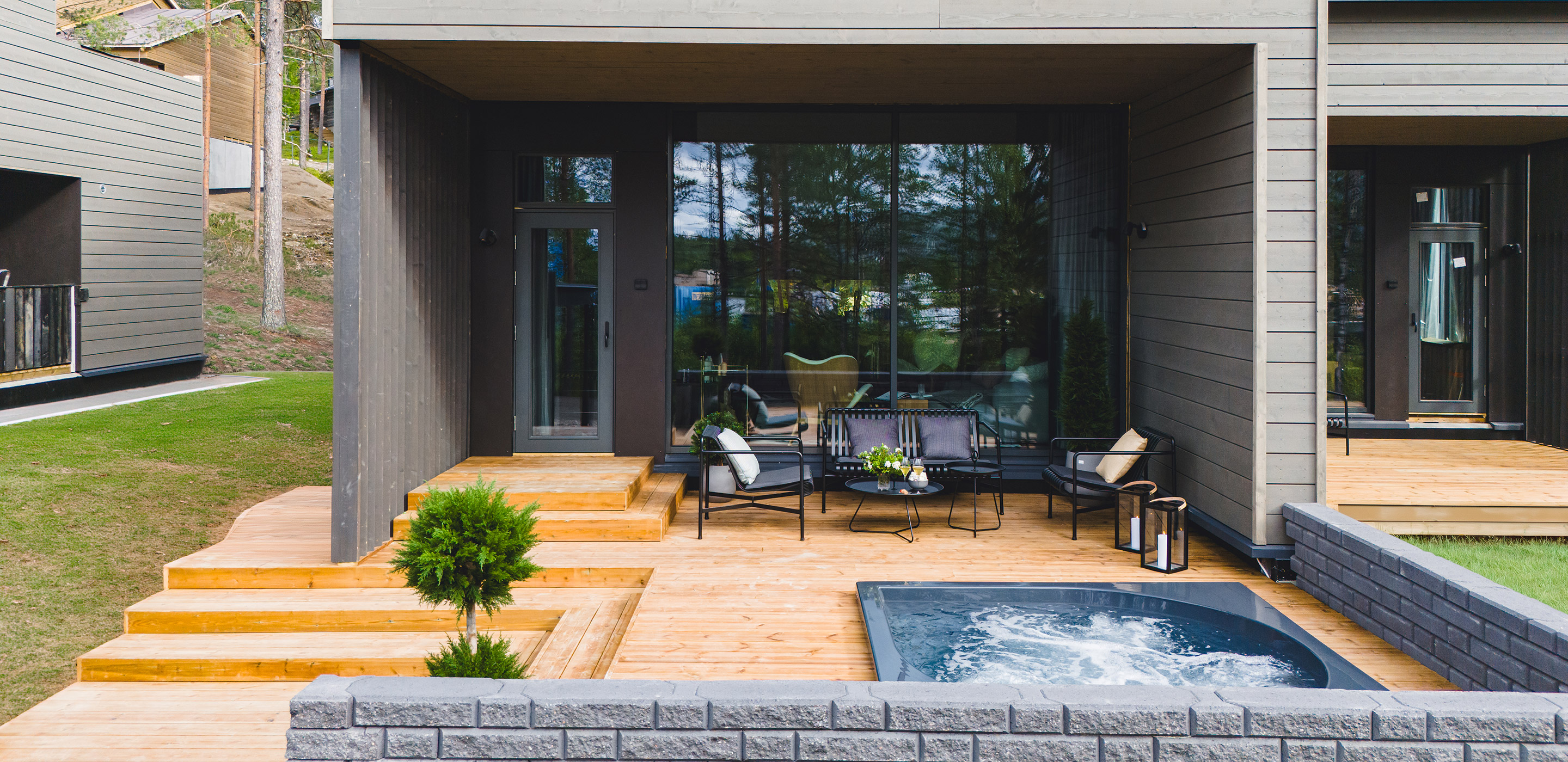 Terrasse mit Pool